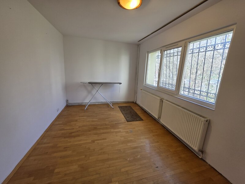 Titan, 10 minute metrou, chiar la parcul Titanii,  Burdujeni, centrala