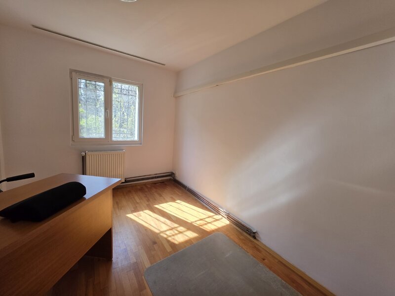 Titan, 10 minute metrou, chiar la parcul Titanii,  Burdujeni, centrala