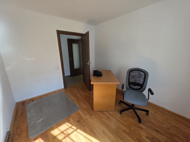 Titan, 10 minute metrou, chiar la parcul Titanii,  Burdujeni, centrala